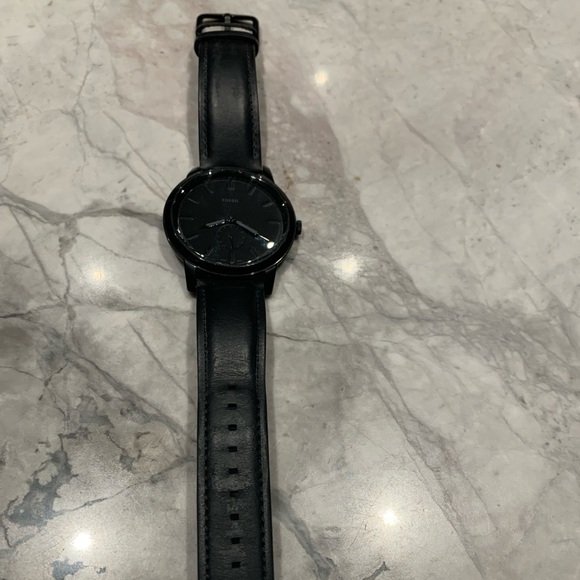 All Black Men’s Fossil Watch - Picture 2 of 3